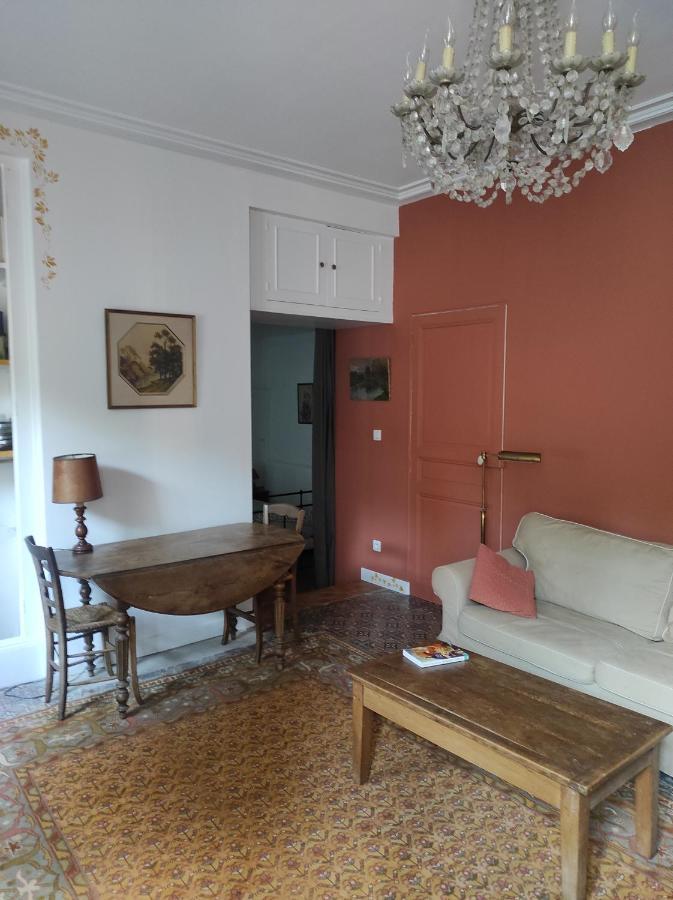 Le Voltaire Apartment *