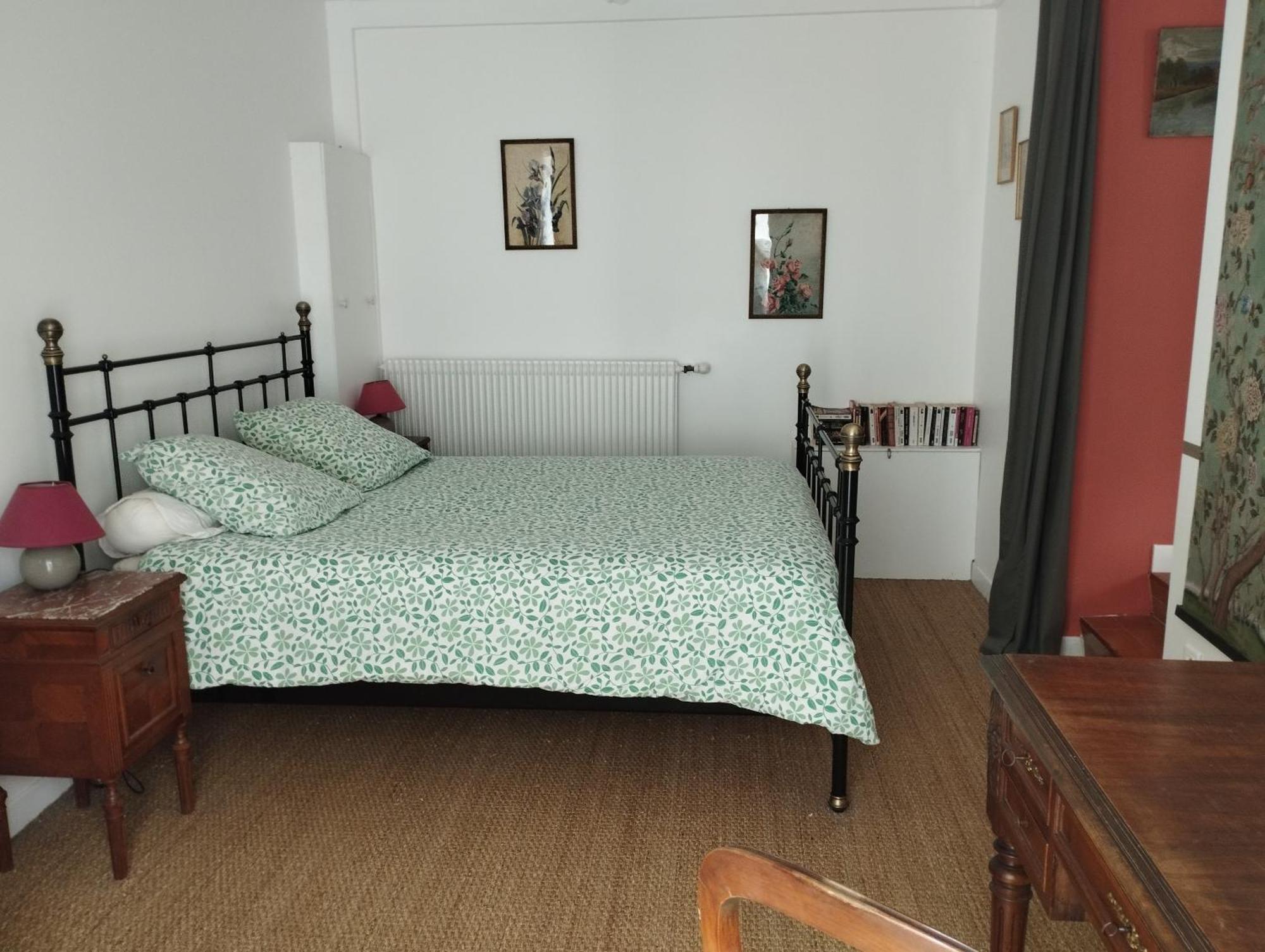 Le Voltaire Apartment *